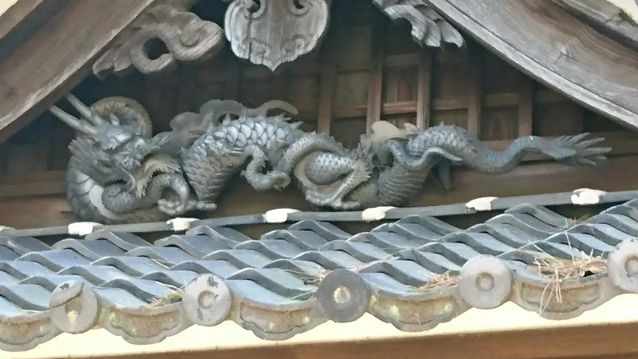 岩月仙太郎 作 「龍の飾り瓦」